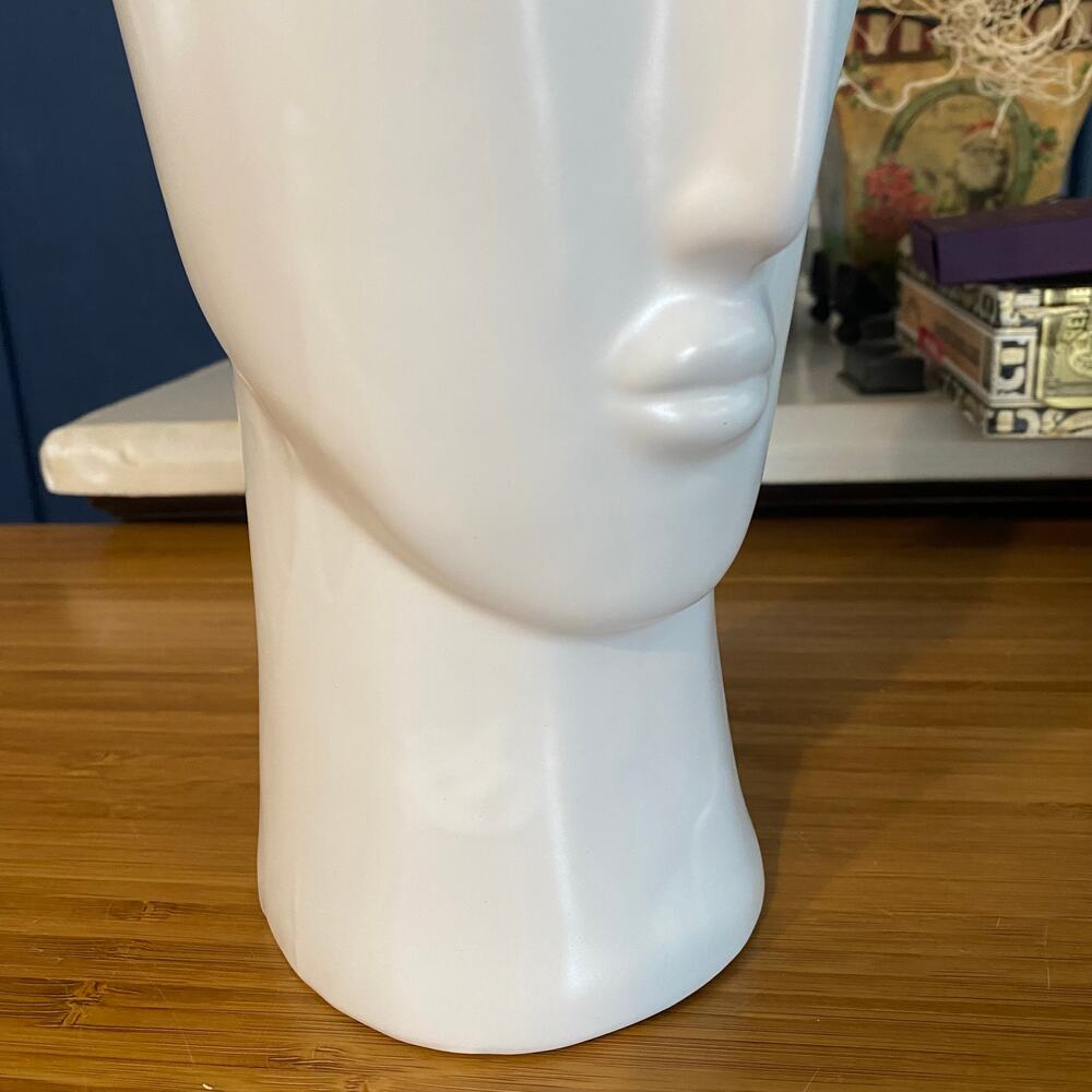 Three‎ Hands Corp White Ceramic 14” Modern Head Sculpture - Picture 6 of 9